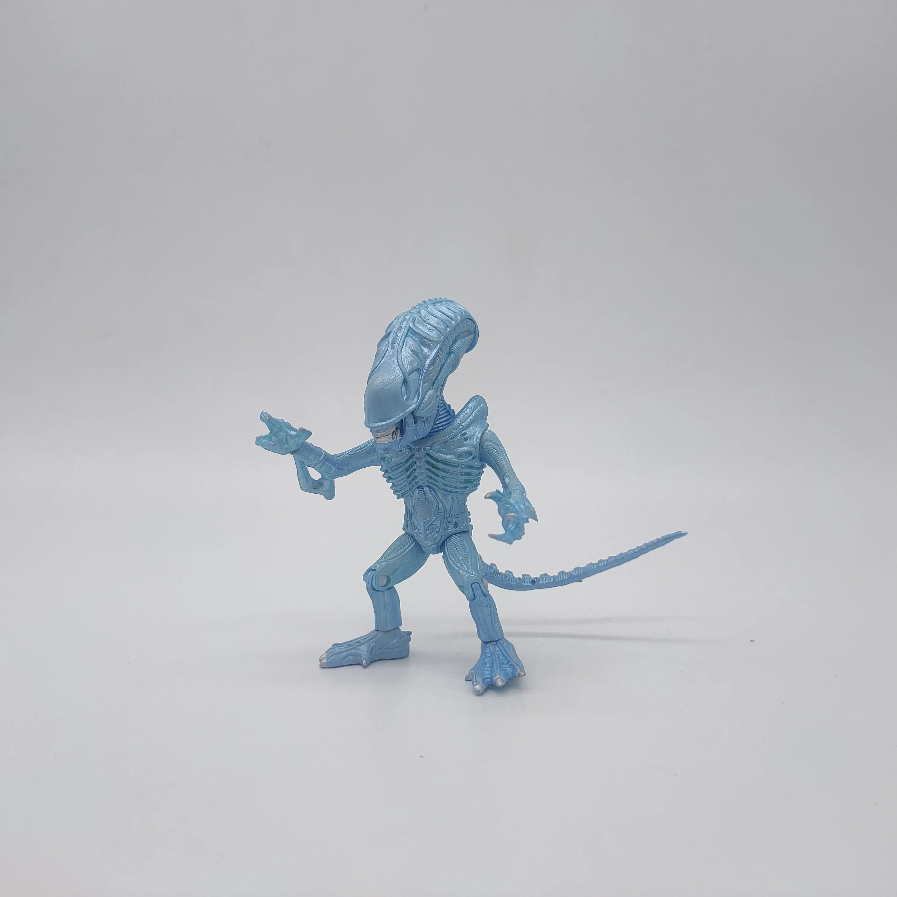 Фото Фигурки Aliens Vs Predators Facehugger, подвижная кукла, модель монстра, игрушки, украшения для рабочего стола, коллекционные подарки для детей №3