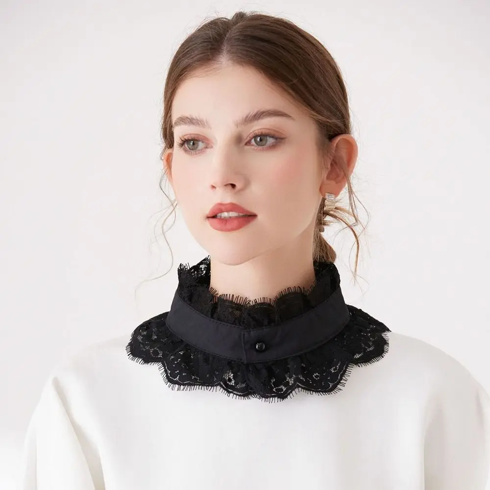 Искусственный кружевной воротник черный/белый