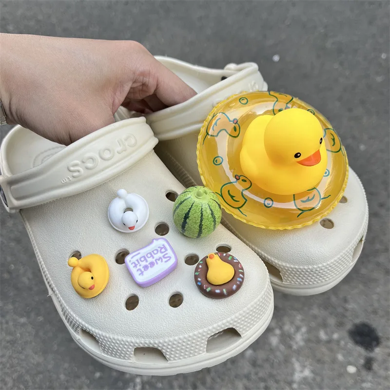 

Croc Accessories DIY shoe buckle Small Yellow duck cute shoes flower three-dimensional children's shoes decoration