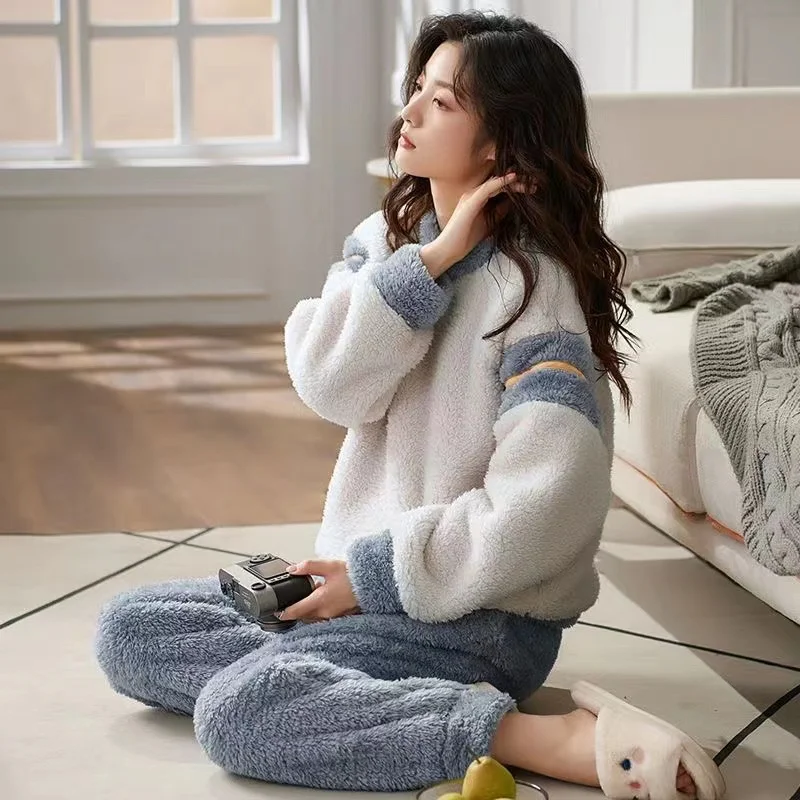 Пижамный комплект из кораллового флиса с длинным рукавом и круглым вырезом