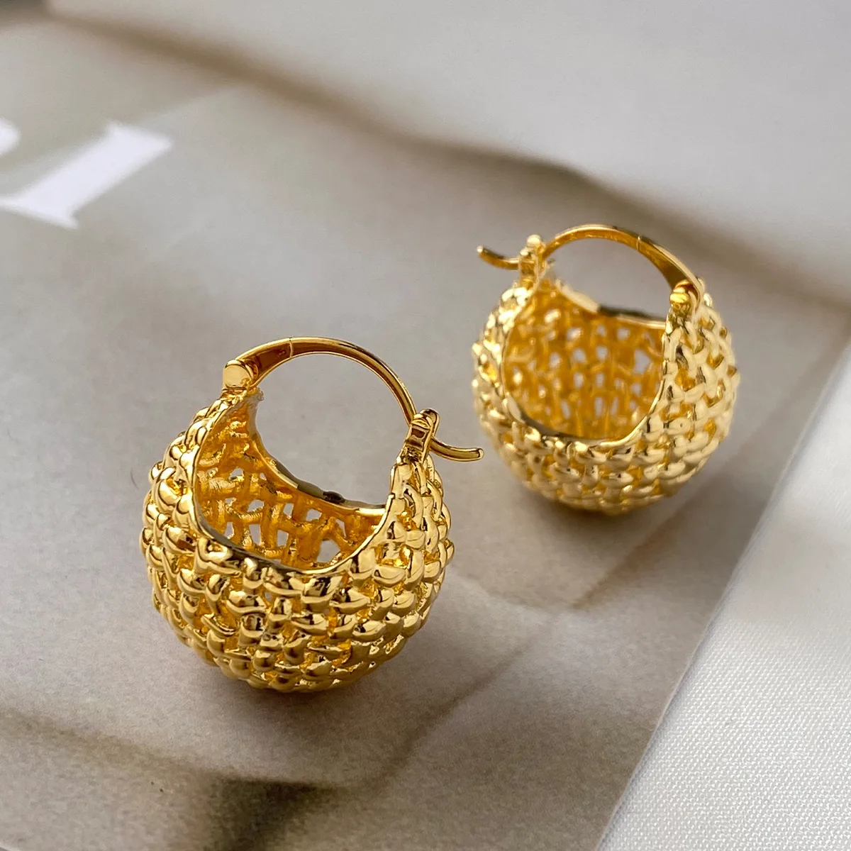 

Korean Popular Hollow Metal 14K Gold Plated Flower Basket Earring 2022 New Trendy Temperament Fashion Niche Earrings Gift