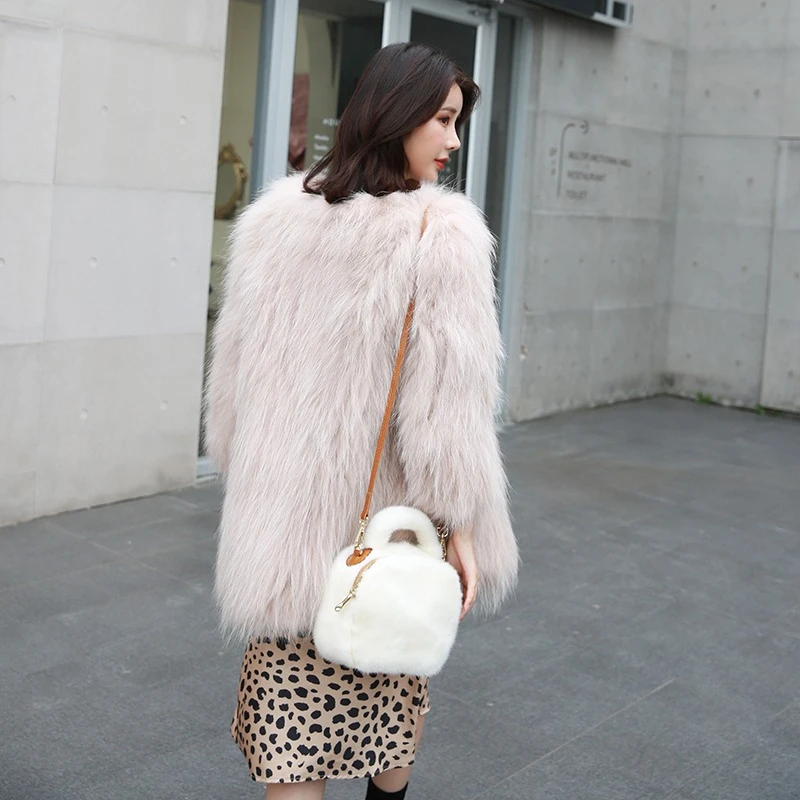 Рисунок 4 - Роскошная женская меховая сумка для отдыха