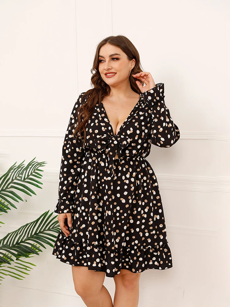 Рисунок 2 - Женское вечернее платье в горошек