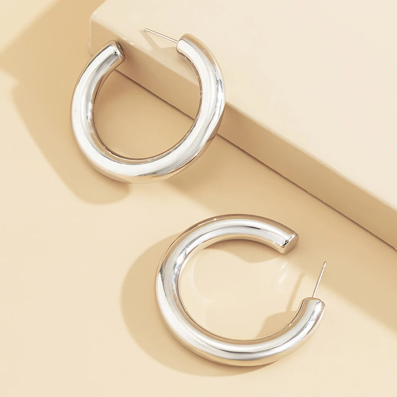 

Fashion Exquisite Copper Hoop Earrings Korean Style Simple Gold Silver Color C-Shaped Huggies Earrings Party Aesthestic Jewelry