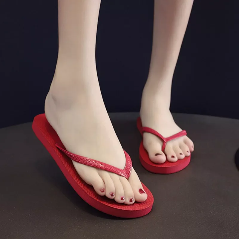 

2022 New Summer Women Slippers Student Flip Flops Women Wear Simple Fashion Trend Pinch Seaside Beach Sandals & Slippers Lad