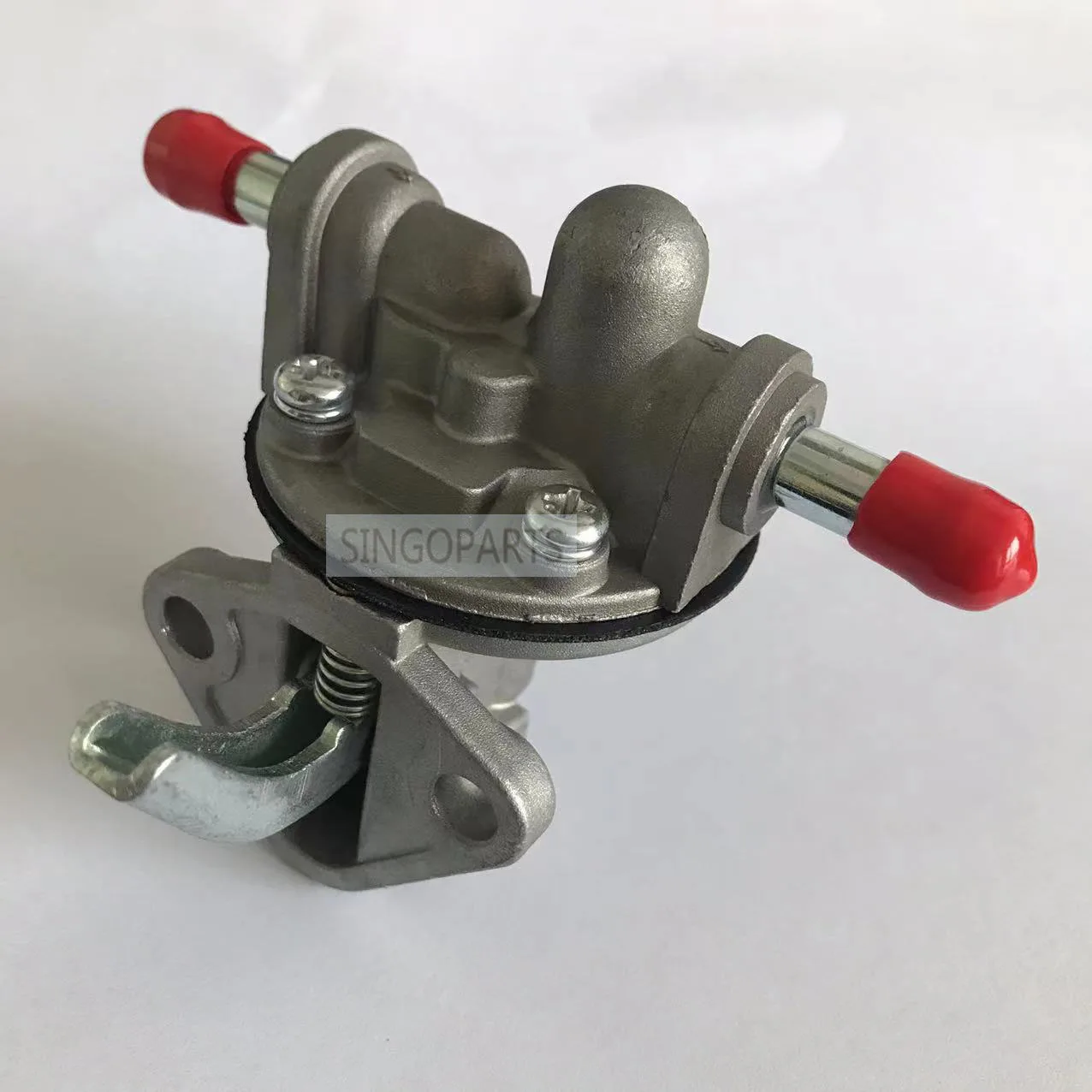 

Заменяет топливный насос D722 D905 15821-52030 подходит для Kubota V1205 V1305 V1505 D1403 D1703 V1903 16264-52140