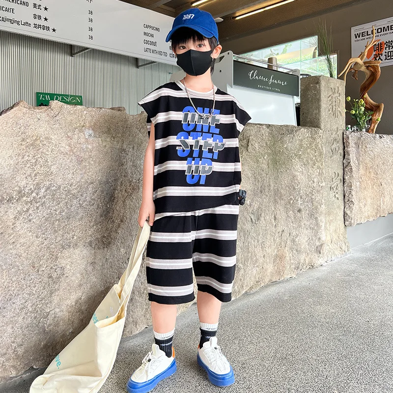 

Футболка без рукавов + шорты для мальчиков 4-14 лет