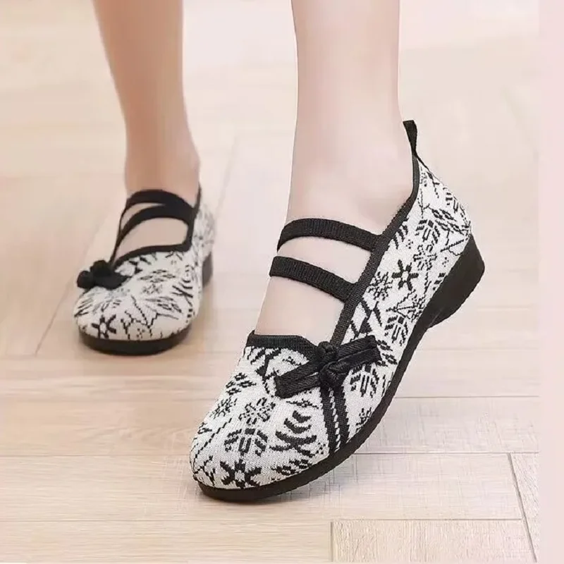 Женские модные милые легкие весенние нескользящие туфли на плоской подошве с