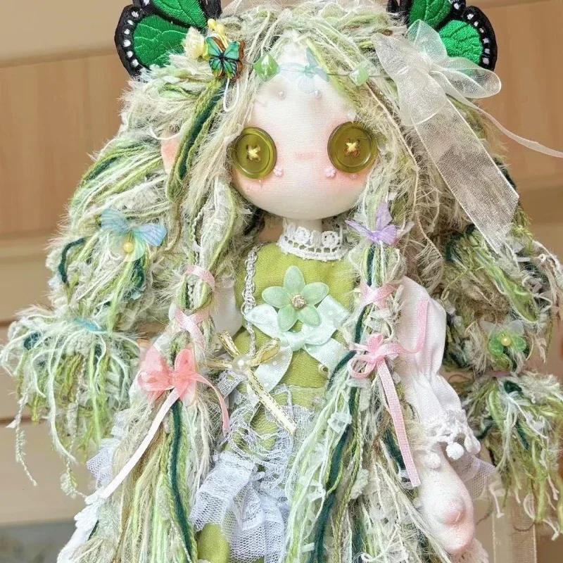 Кукла в виде маленькой бабочки с пуговицами 30 см