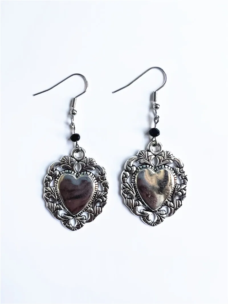 

1pair Mexican Sacred Heart Earrings, Silver Plated Dangle Earrings Charm, Religious Gifts for Women for Mom's Gift