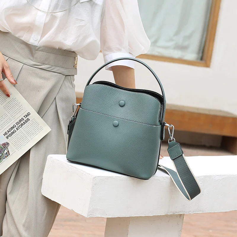 high quality luxury brand First layer cowhide shoulder fashion temperament leather hand messenger women's simple bucket bag live