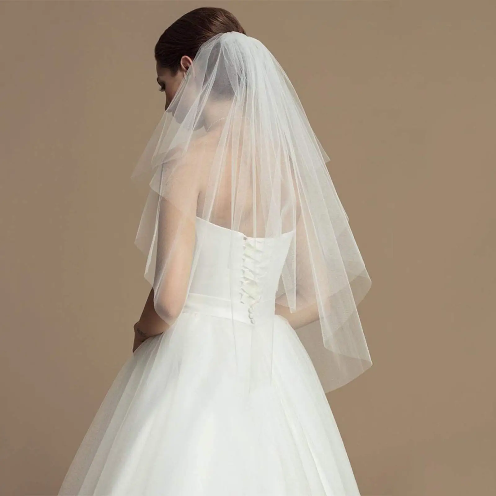 

2 Tiers Bride Wedding Veil Short Fingertip Bridal Tulle Veil with Comb and Cut Edge 2023