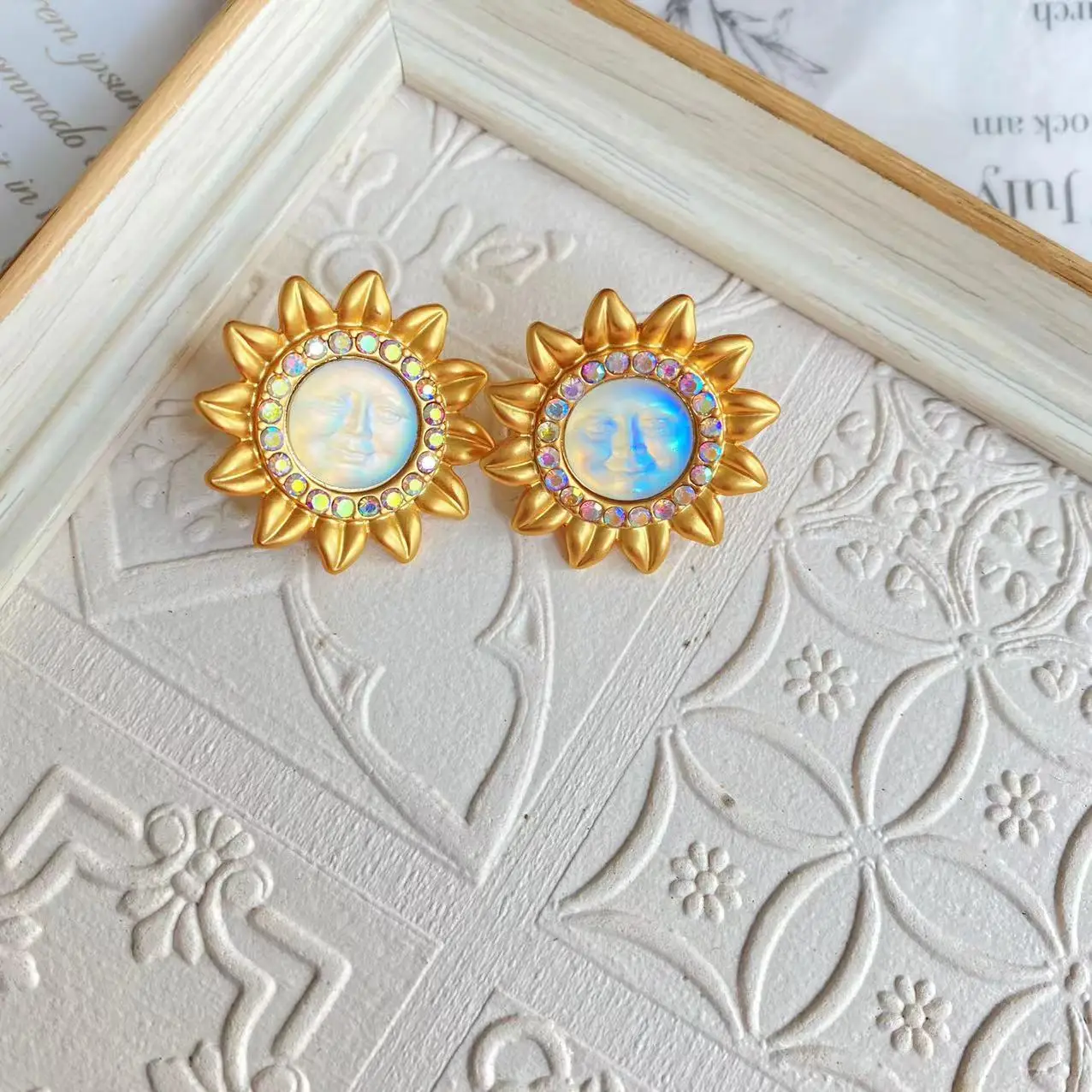 

Vintage Sun flower Brooch dual-purpose vintage golden fine jewelry for women