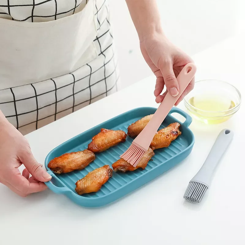 

1PC Oil Brush Silicone Portable High Temperature Resistant Cake Bread Pastry Liquid Oil Butter Steak Baking Brush Kitchen Gadget