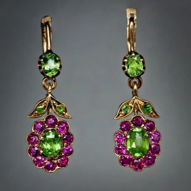

Exquisite Long Green Flower Ear Hook Earrings Flower Leaves Retro Earrings Give Women's Temperament Light Luxury Jewelry