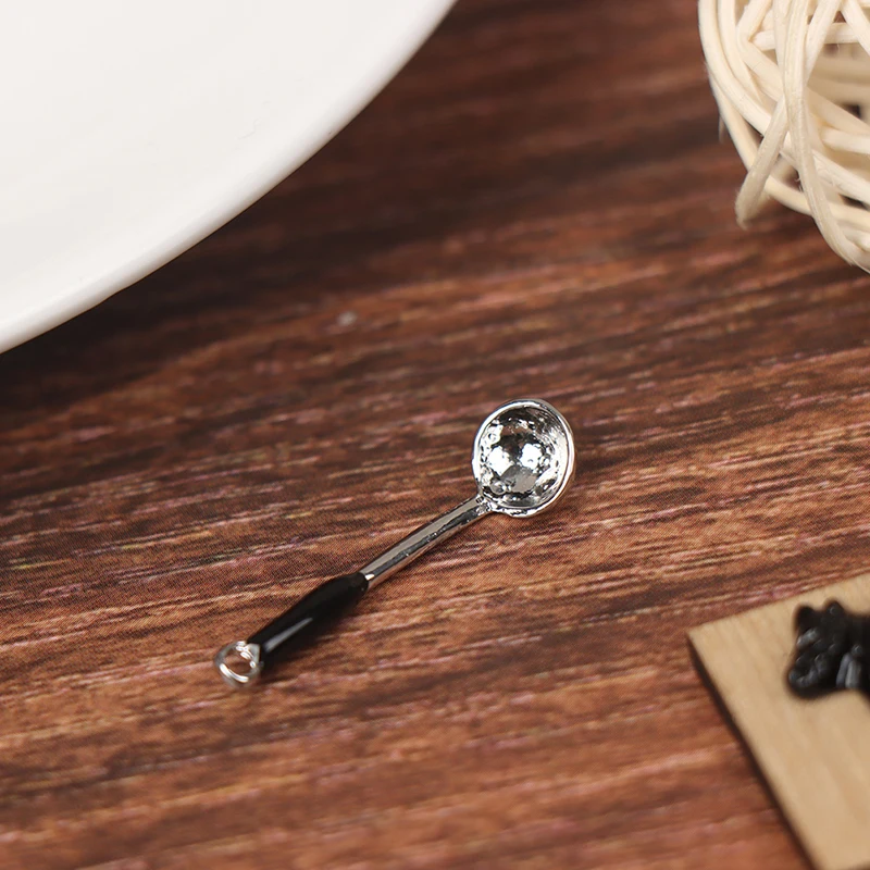 

1 шт. 1:12 миниатюрный металлический кукольный домик с черной ручкой, фотоигрушки