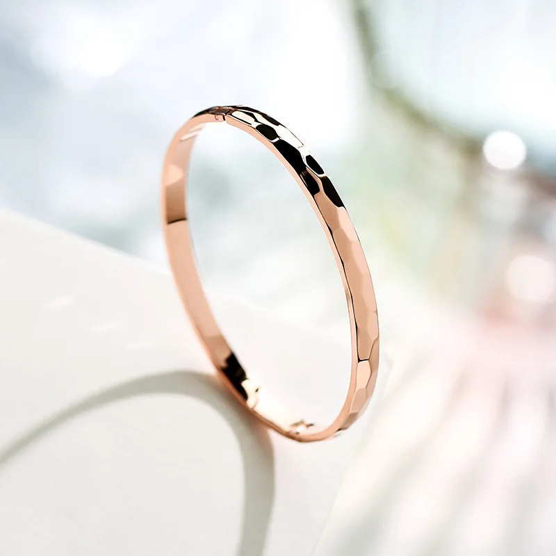 

ARADOO Simple Light Luxury 18k Rose Gold Titanium Steel Bracelet