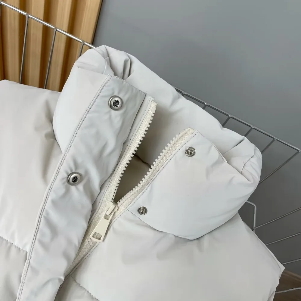 Зимний модный женский жилет TRAF ZR с боковыми вставками и карманами эластичный