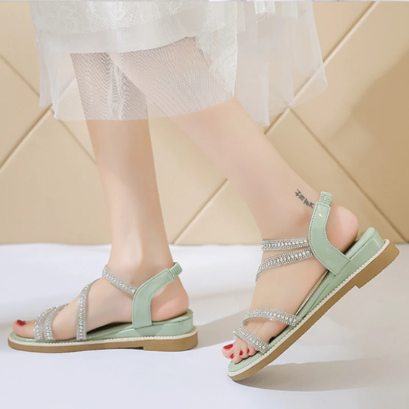 

2022 New Summer Women's Sandals Fashion Open Toe Rhinestones Flat Bottom Simple Wild Beach Women's Roman Sandals Large Size35-43