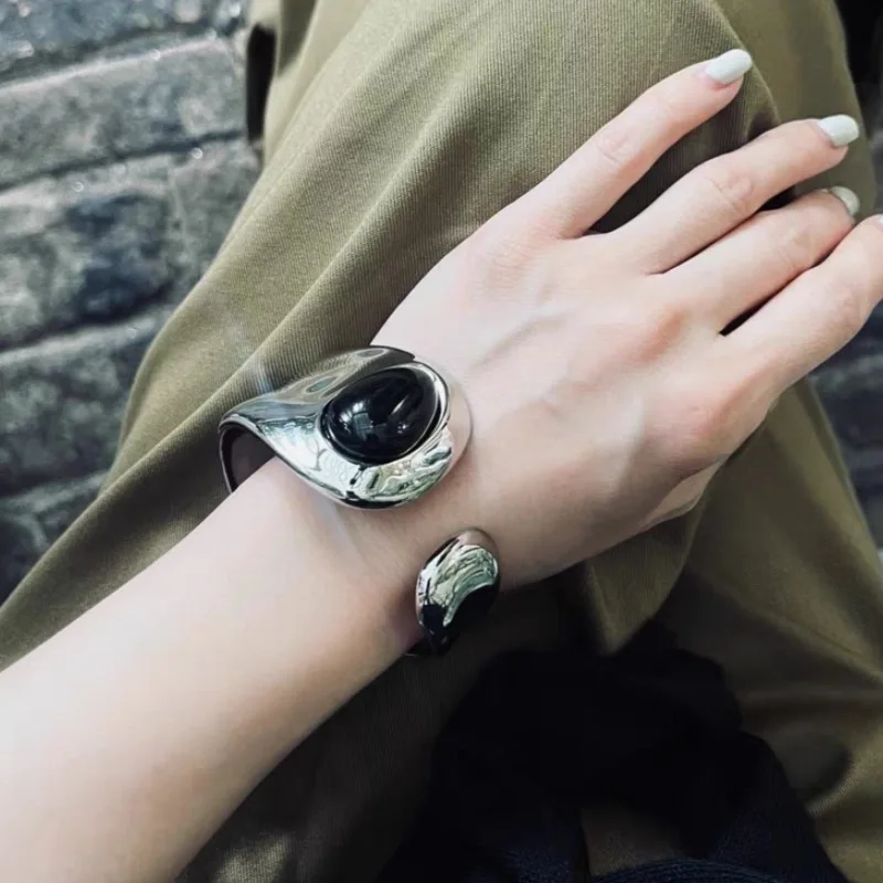 2024 новый модный классический хит продаж европейский вечерний черный браслет Yaoshi