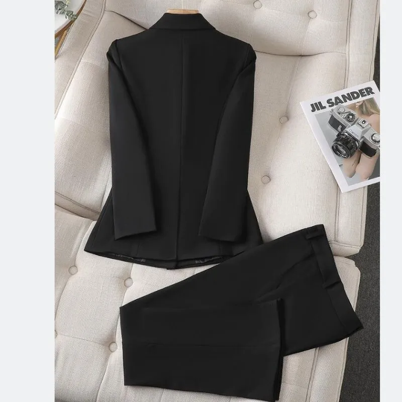 Рисунок 2 - Женский осенне-зимний новый модный