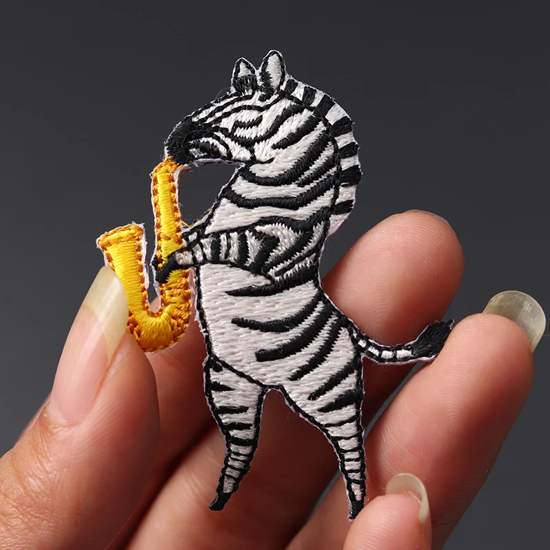 Выдувной саксофон Зебра размер: 6x3 см патчи с утюгом вышивка детской одежды