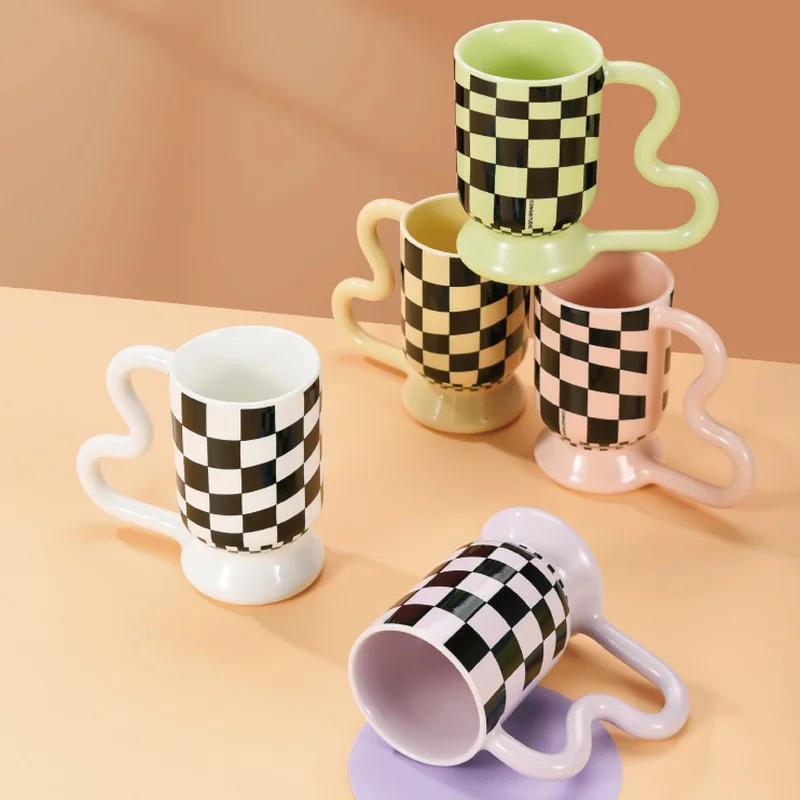 

Скандинавская Шахматная керамическая кофейная кружка, чашка 240 мл, милая кофейная чашка, украшение для гостиной и рабочего стола, бытовое оформление