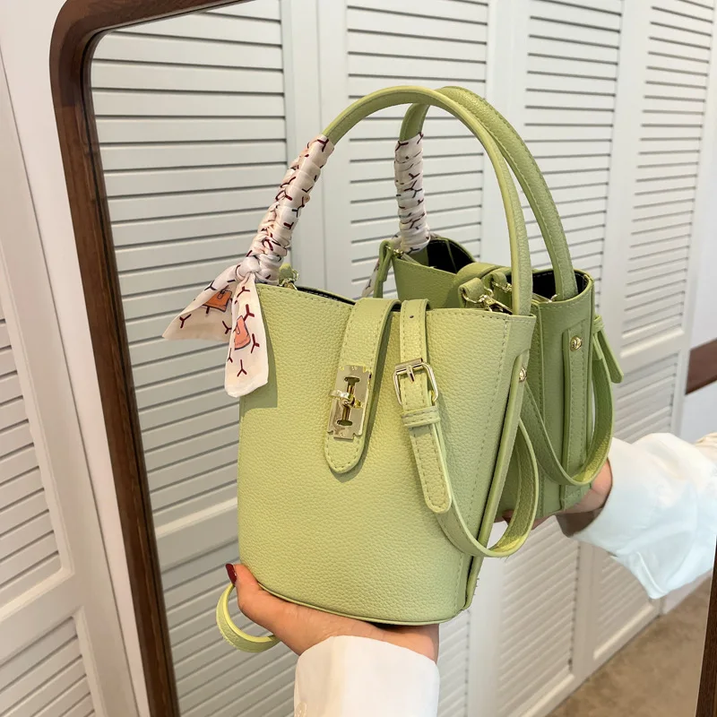 

2022 Spring And Summer New Fashion Women's Portable Bucket Bag Large Capacity Single Shoulder Bag High Sense Women's Bag Set