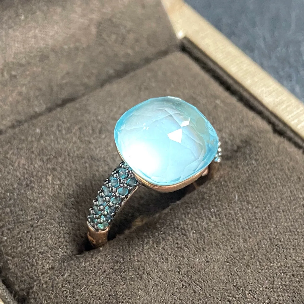 

Женское кольцо с голубым топазом, плоское кольцо с инкрустацией из синего циркона и черным покрытием, 12,6 мм, Ювелирное Украшение в подарок