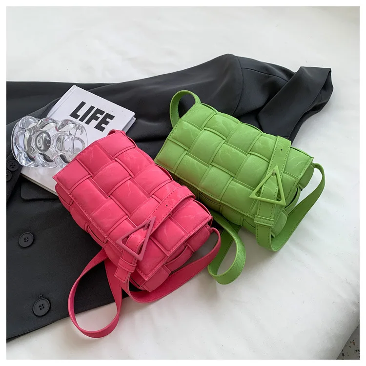 Women Crossbody Bags 2023 New Versatile INS Retro Weave Knitting Green Rose Red Shoulder Purses Handbags