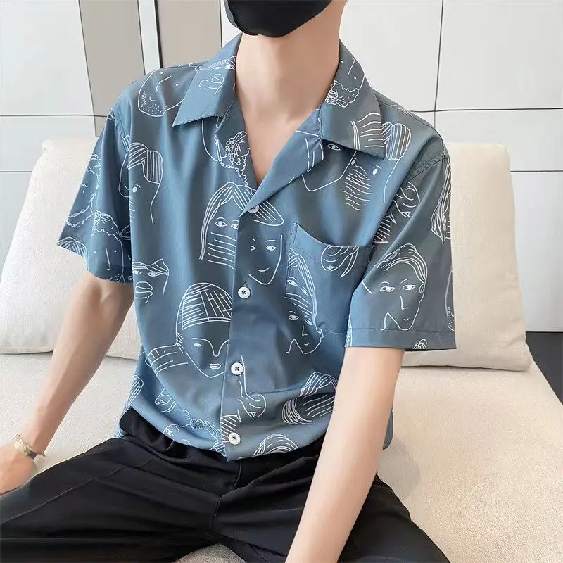 

Рубашка Пляжная для мужчин и женщин, летняя крутая с принтом в виде японских комиксов и мультяшных персонажей, крутая с застежкой на пуговиц...