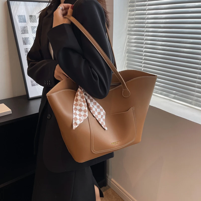 Вместительная сумка-тоут для женщин популярная в этом году новая стильная сумка