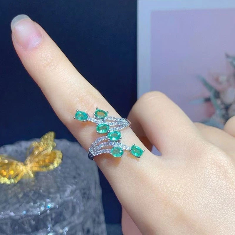 Женское серебряное кольцо с изумрудом 0 6ct Φ 3 мм * 4 Серебряное ювелирное изделие