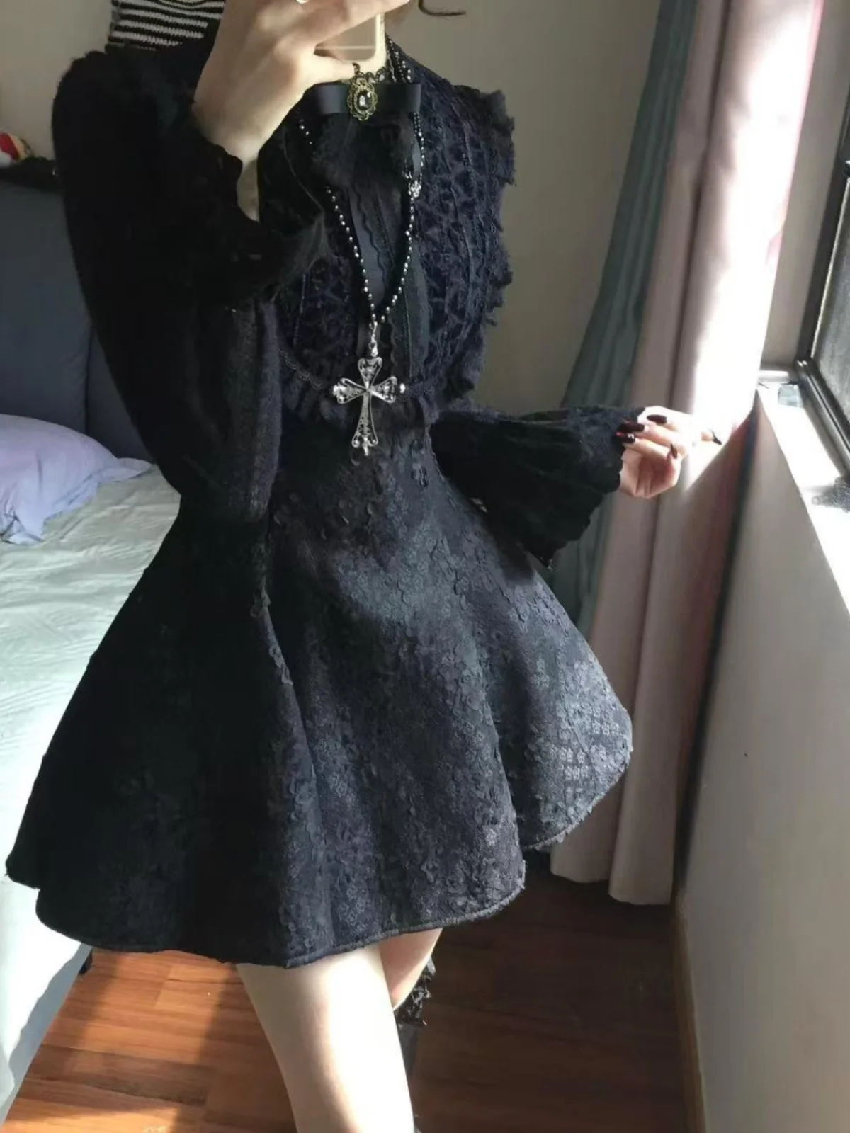 Женское маленькое ароматное кружевное пышное платье принцессы с бантом