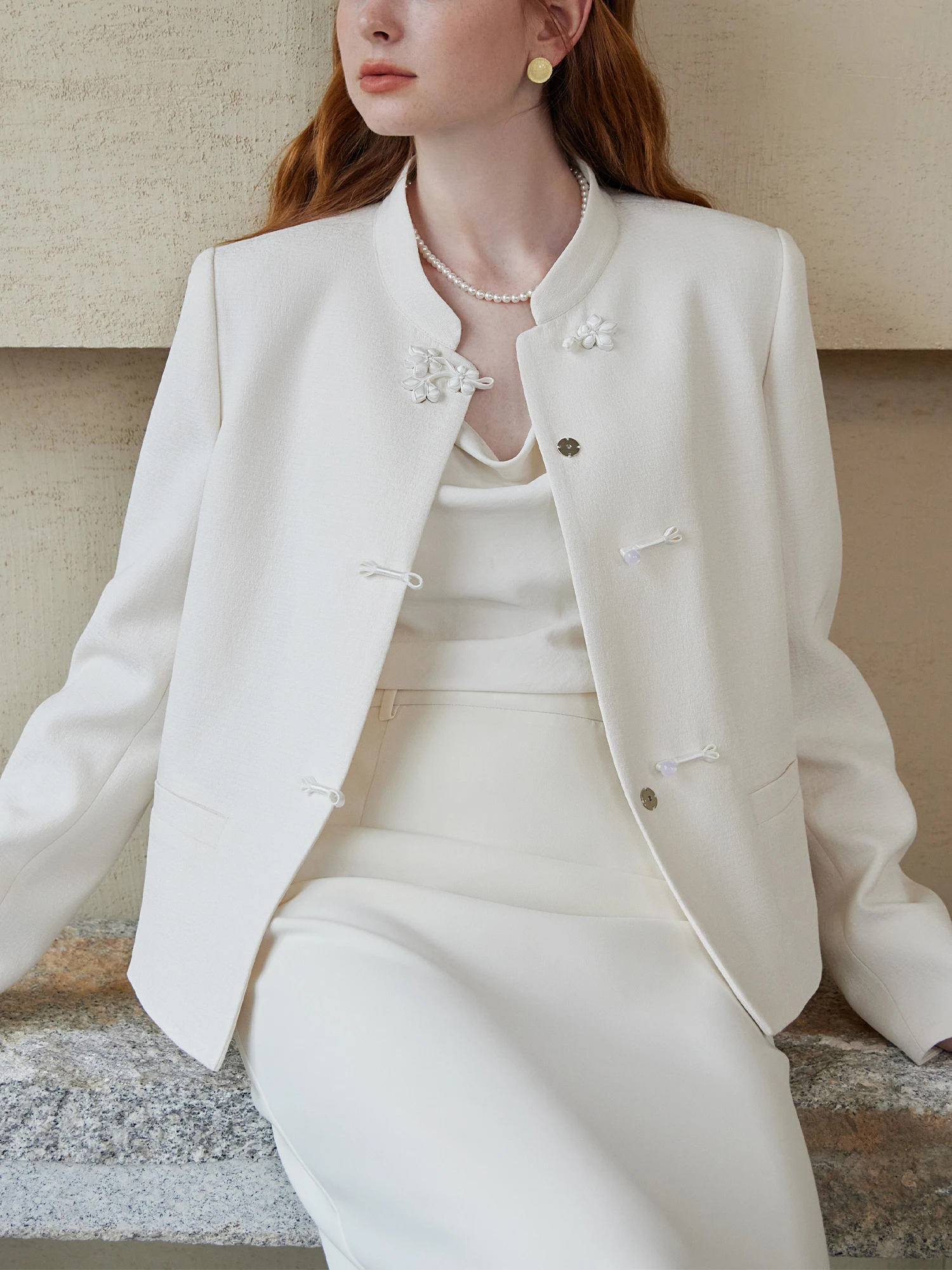 Женская офисная короткая куртка FSLE в китайском стиле осенняя белая с