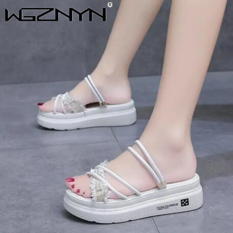 

Шлепанцы женские на платформе, мягкие римские сандалии, без каблука, резиновая простая обувь, Повседневные тапочки, 2023