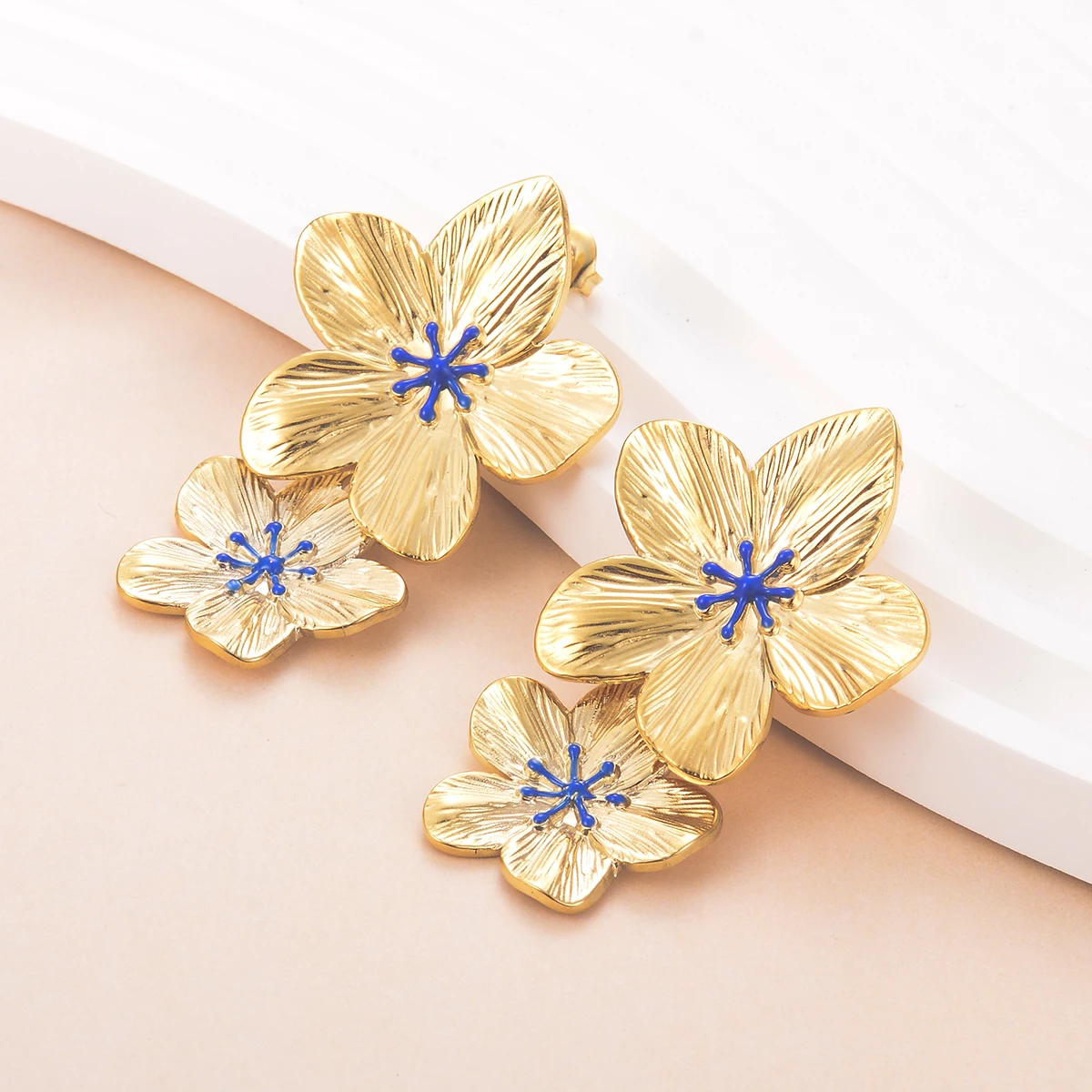 

Vintage Stainless Steel Double Flower Metal Stud Earrings for Women Texture Stylish Jewelry Bijoux Gift