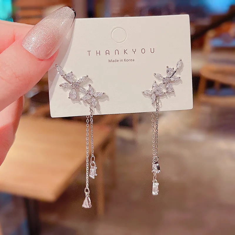 

S925 Silver Needle Super Glittering Zircon Decor Plant Leaf Swing Drop Earrings