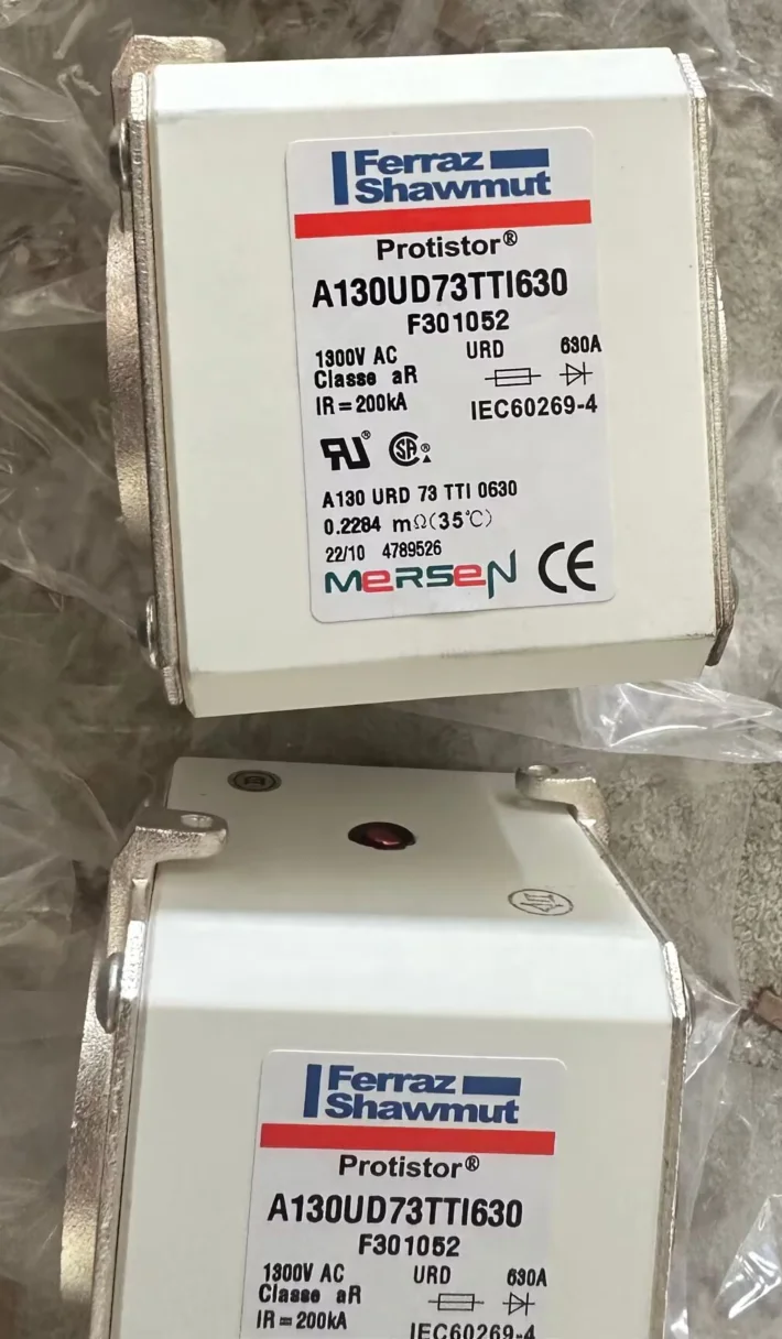 Предохранитель: A130UD73TTI500 1300 в 500A D301050 / A130UD73TTI550 E301051 A070UD73TTI600 Z301552 A130UD73TTI630 F301052 aR