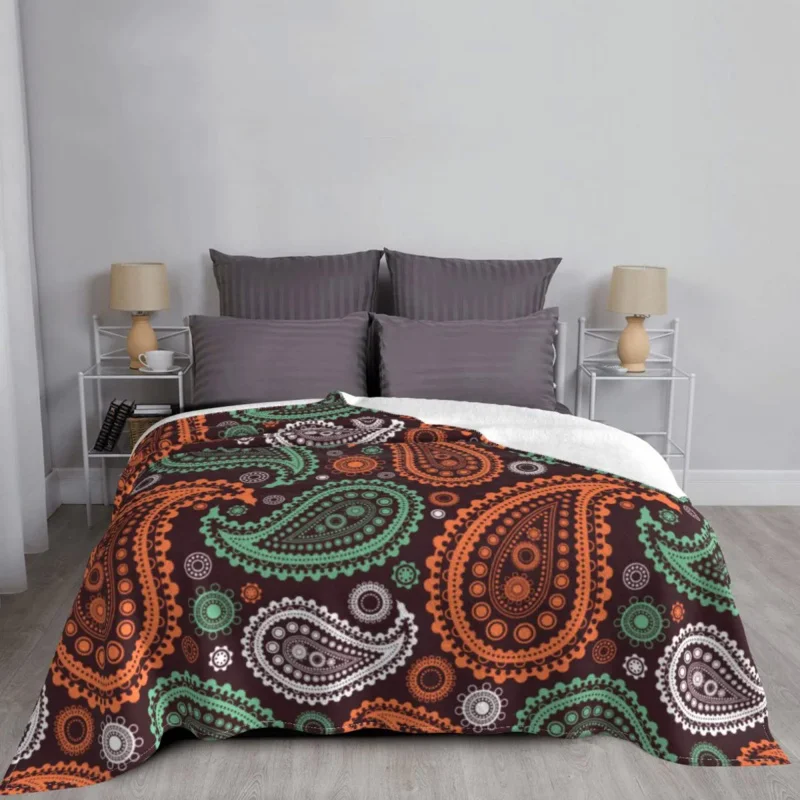 

Fashion Paisley Chicano Bandana Style Blankets Flannel Autumn/Winter Portable Throw Blanket for Home Office Bedding Throws