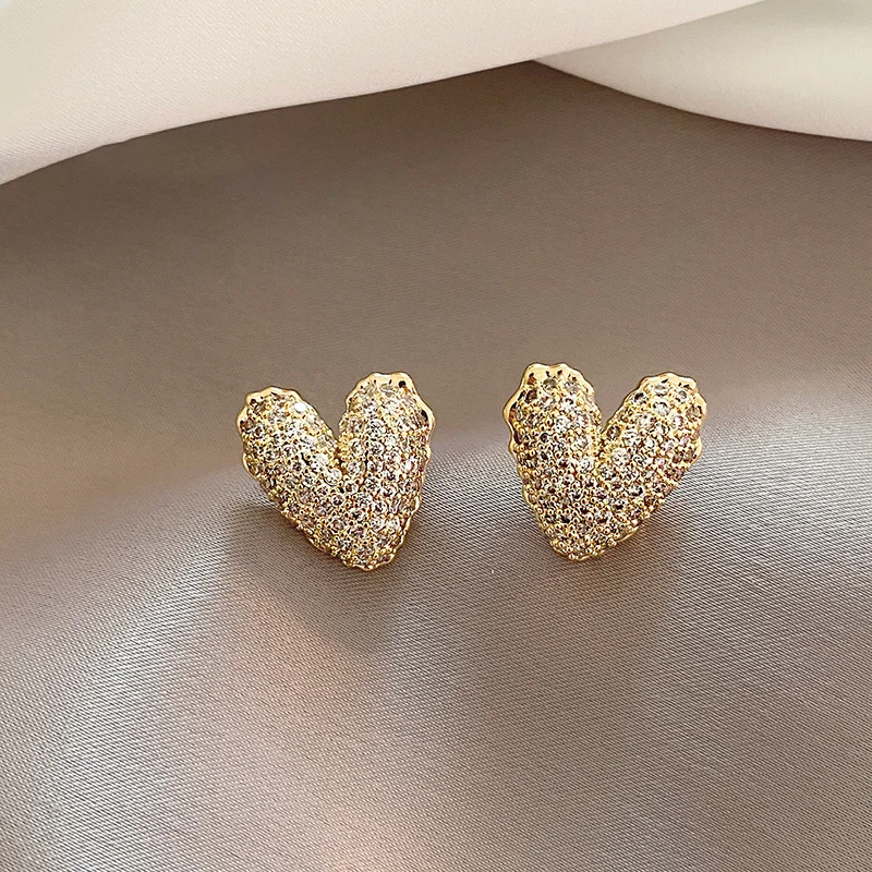 

2023 Design Sense Micro Set Zircon Gold Colour Irregular Heart Earrings for Korean Fashion Jewelry Women's Luxury Accessories