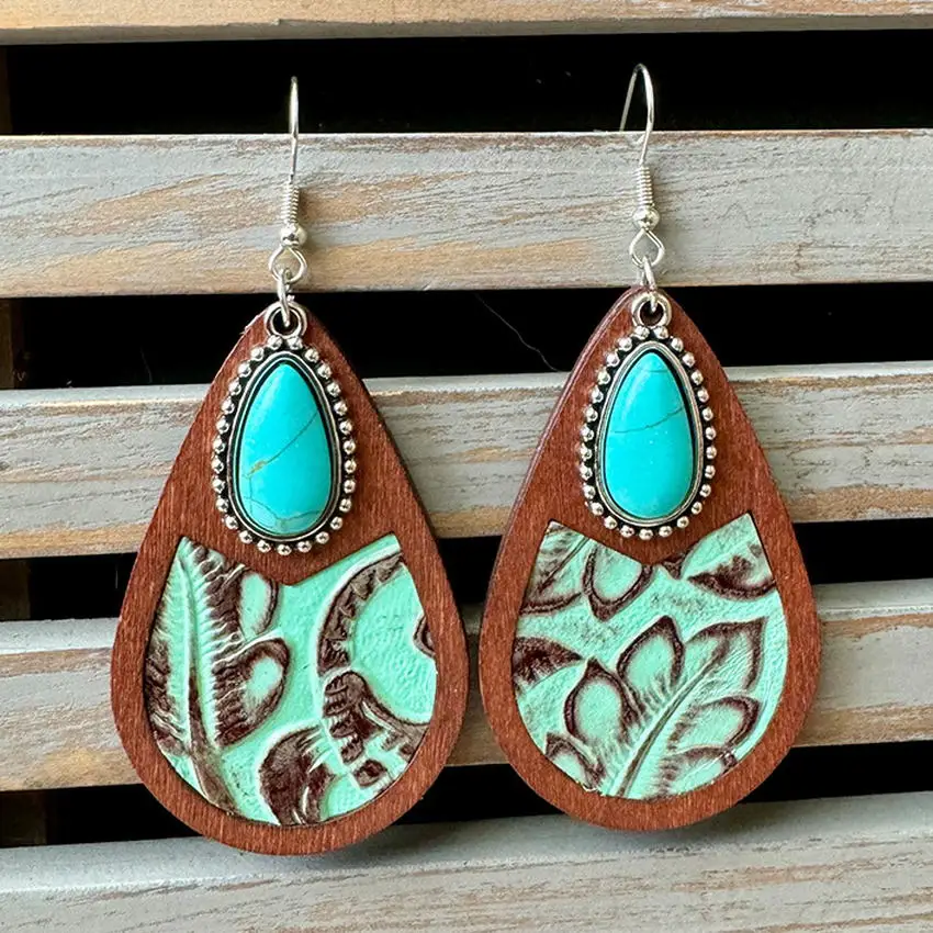 Женские серьги-капельки из натуральной кожи с шевроном