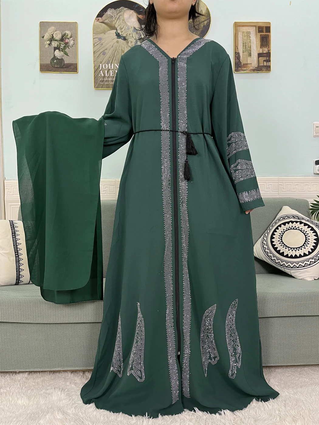 Женский свободный костюм с V-образным вырезом длинным рукавом и ремнем