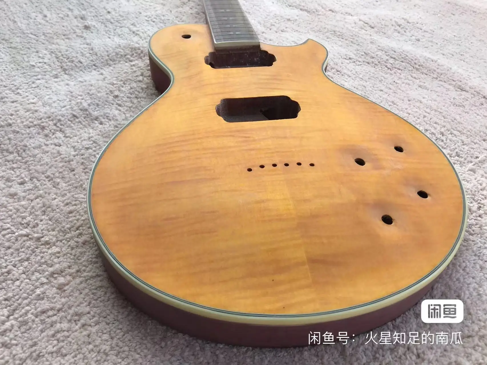 Электрическая гитара без Hardwares