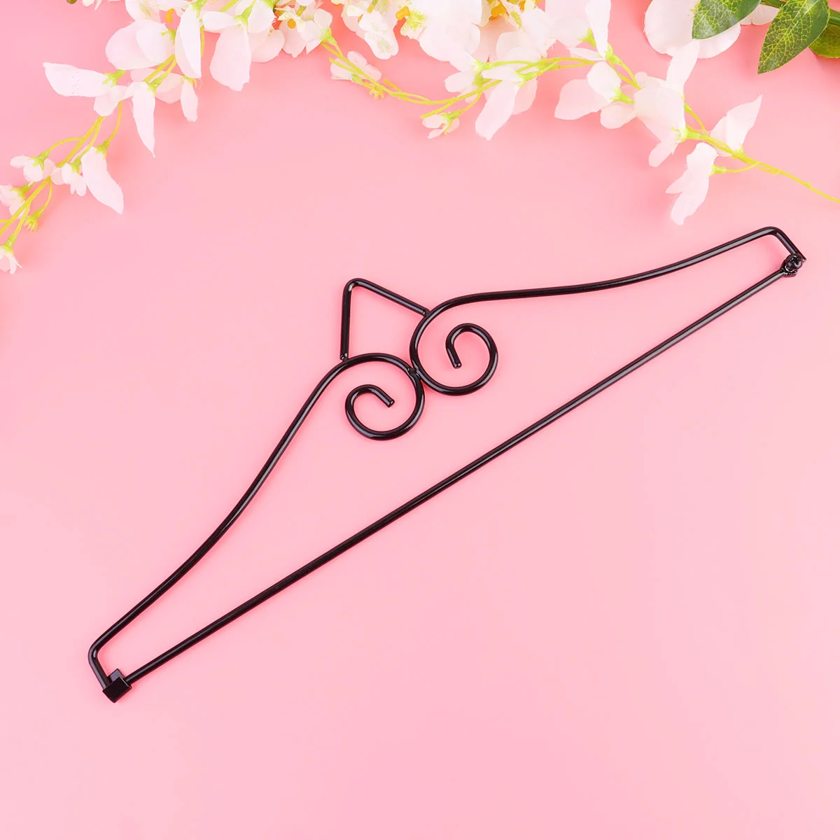 

Metal Flag Scroll Hanger Weatherproof Flag Banner Hanging Rack Garden Flag Pole Accessories for Garden Patio