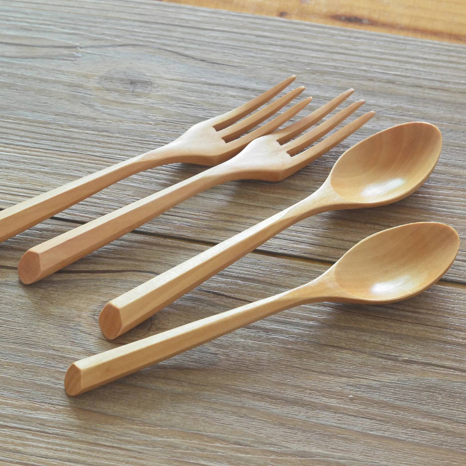 

1pc Beech Spoon Japanese Simple Style Solid Color Creative Handle Wooden Spoon Fork Creative Simple Kitchen Tableware
