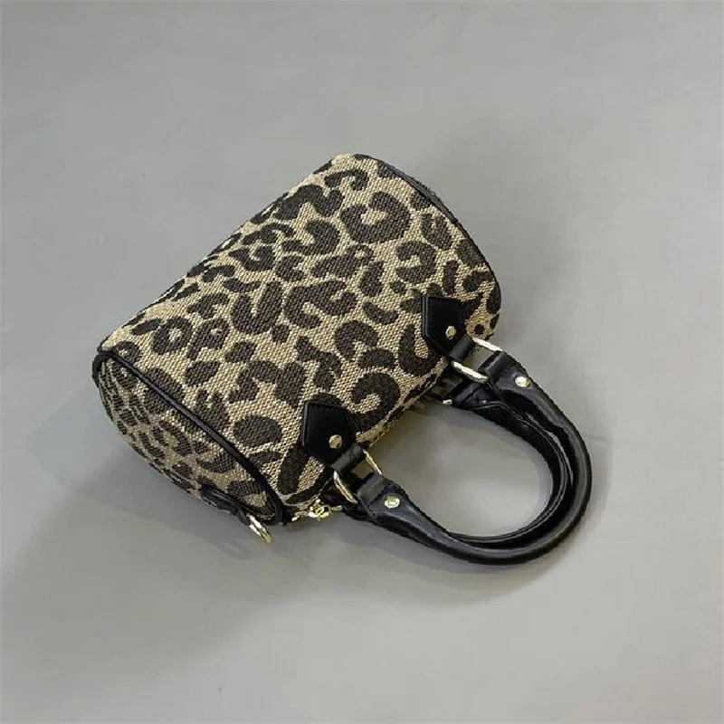 

Маленькая сумка высокого качества для женщин, новинка 2022, трендовая сумка через плечо с леопардовым принтом, изысканная Портативная Сумка-п...