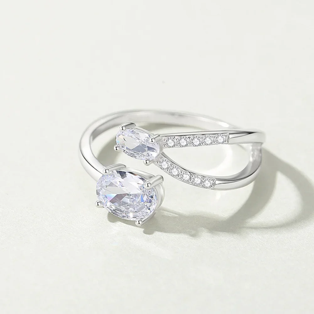 Кольцо женское из серебра 925 пробы с синим геометрическим крестом