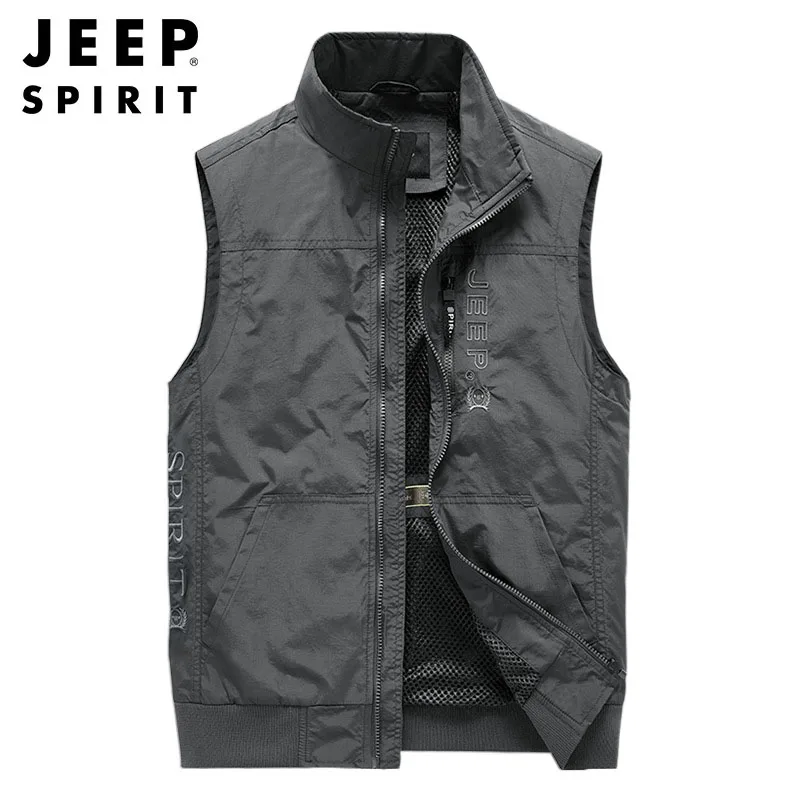

JEEP SPIRIT spring autumn new men fashion vest waistcoat casual sports multi-bag photography outdoor fishing embroidered vests