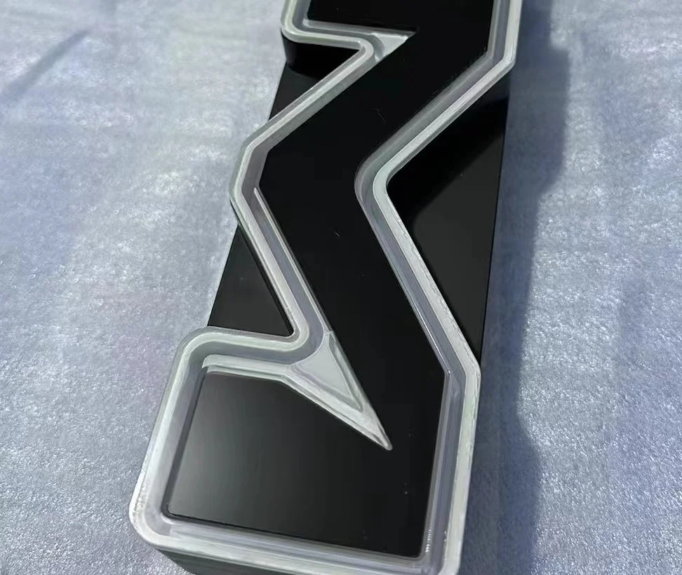 Динамические буквы светильник для Ram Rebel решетка 1500 2500 3500 2013-2024